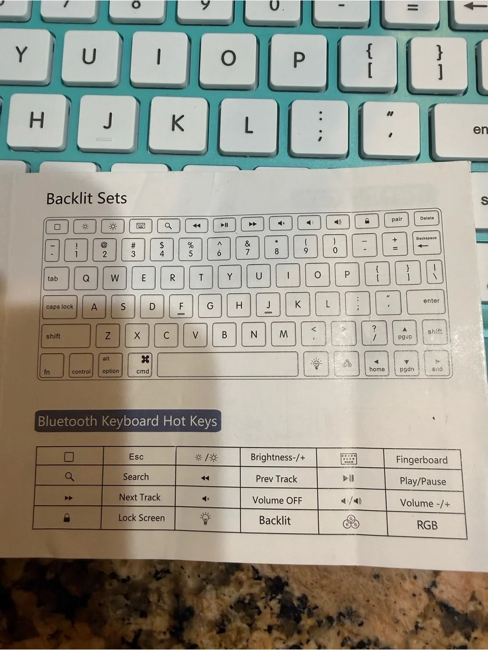 SMART brand Turquoise Bluetooth Tablet Keyboard Case no cords included